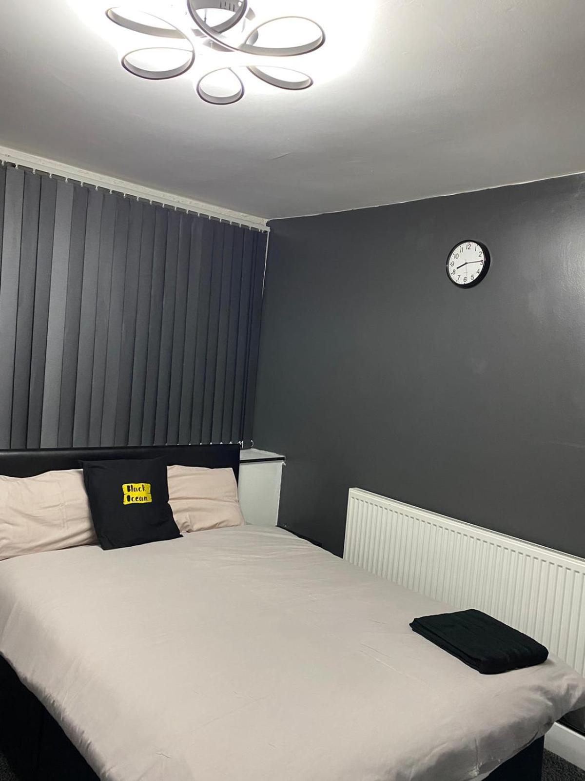 Black Ocean Holiday Apartments ブラックプール エクステリア 写真