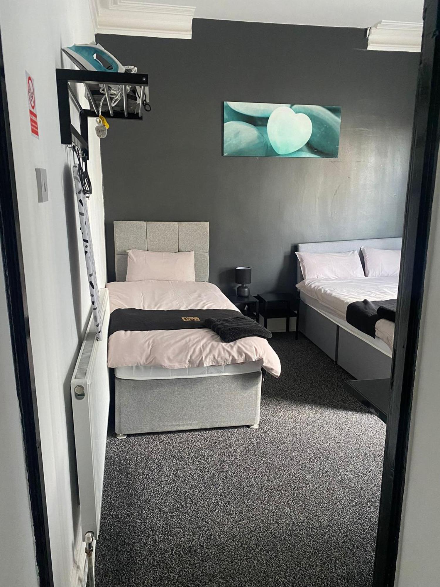 Black Ocean Holiday Apartments ブラックプール エクステリア 写真