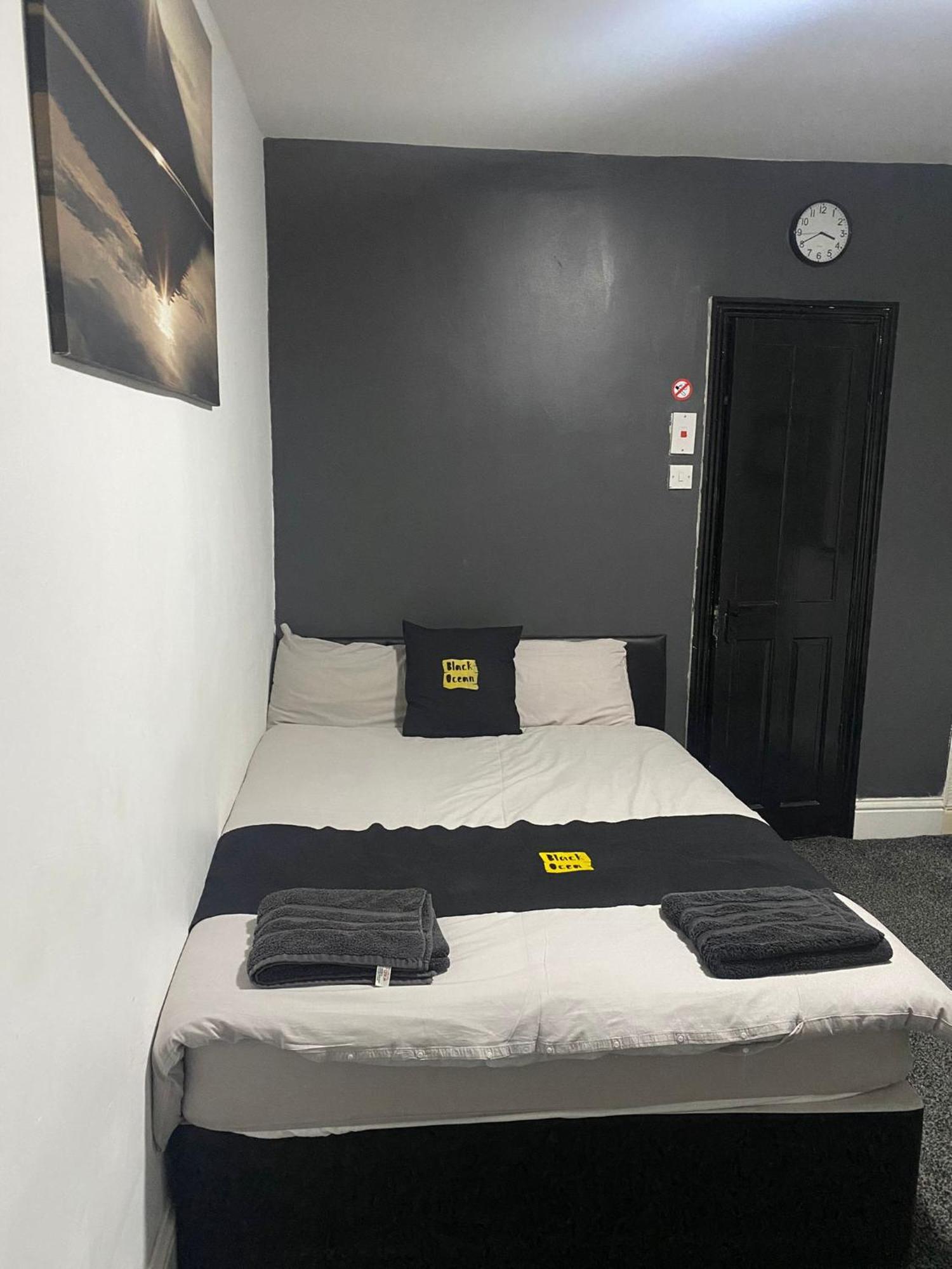 Black Ocean Holiday Apartments ブラックプール エクステリア 写真